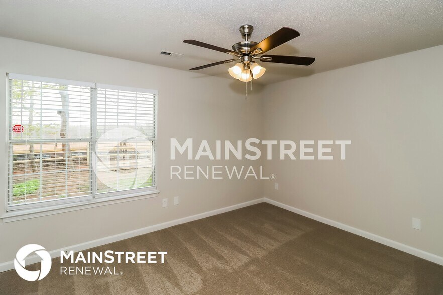 Building Photo - 265 Indian Paint Brush Dr