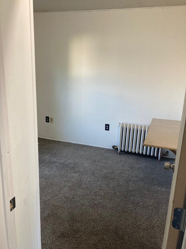 Building Photo - 244 N Vine St