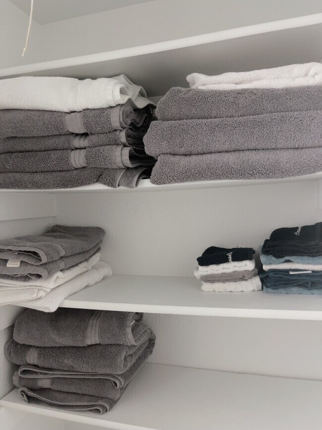 Building Photo - 7104 Elliot Ct