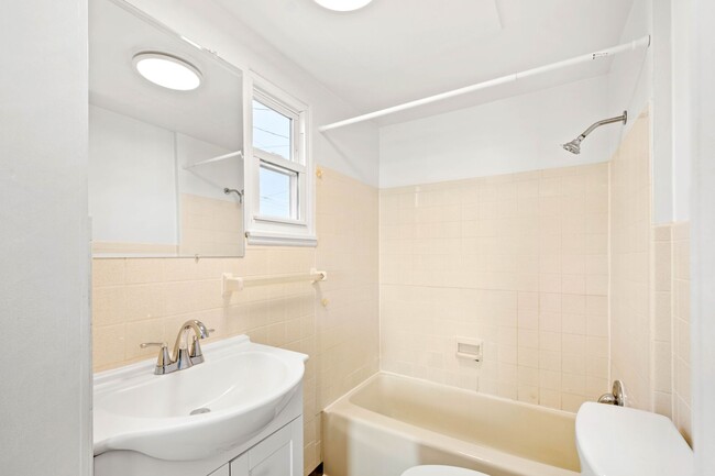 Building Photo - Recently Renovated Home in Coraopolis