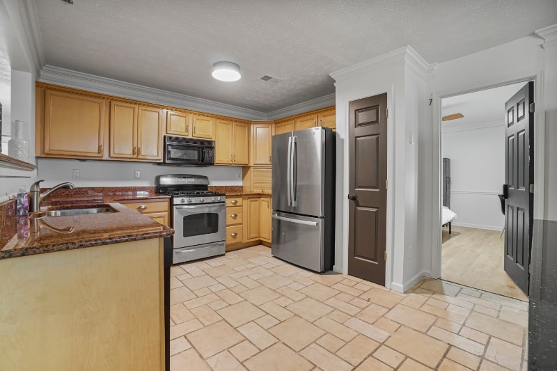 Building Photo - 2280 Carrington Dr