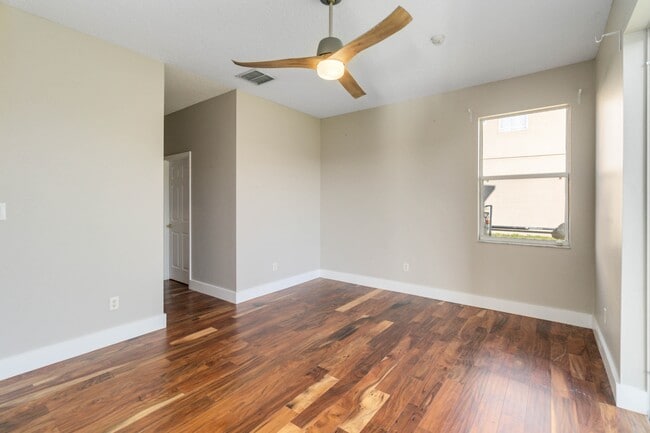 Building Photo - 1755 Delafield Dr