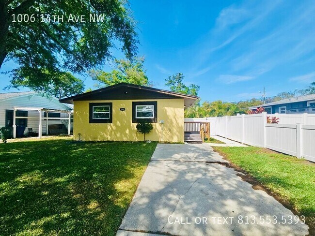 Building Photo - 1006 14th Ave NW