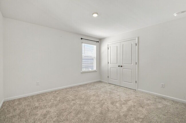 Building Photo - 2413 Abbot Hall Dr
