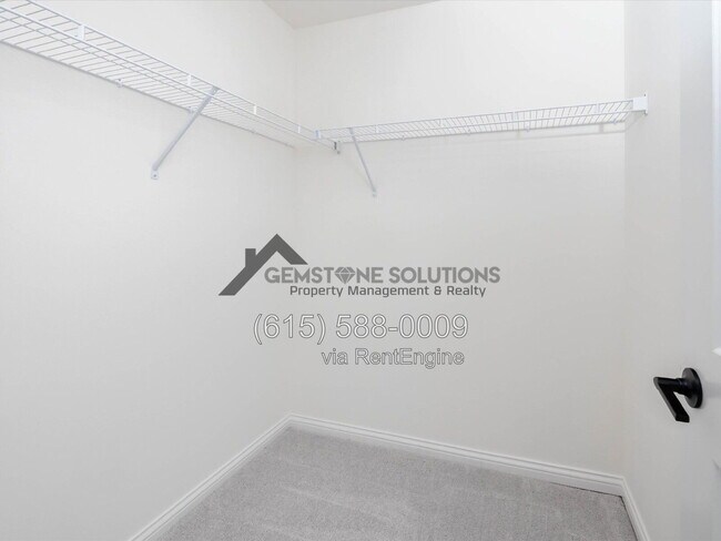 Building Photo - 631 Silva Ln
