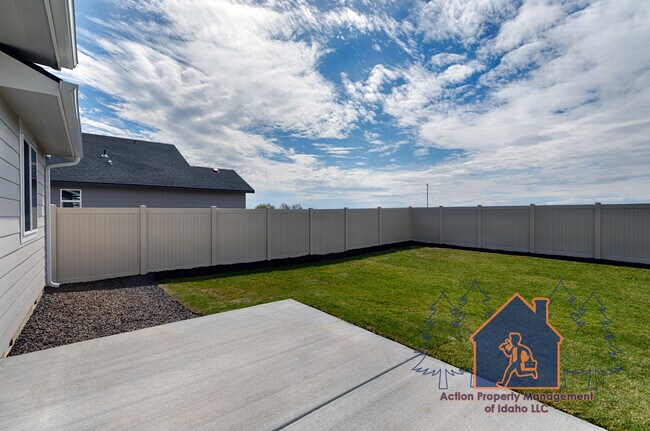 Building Photo - 18405 N Sweet William Ave