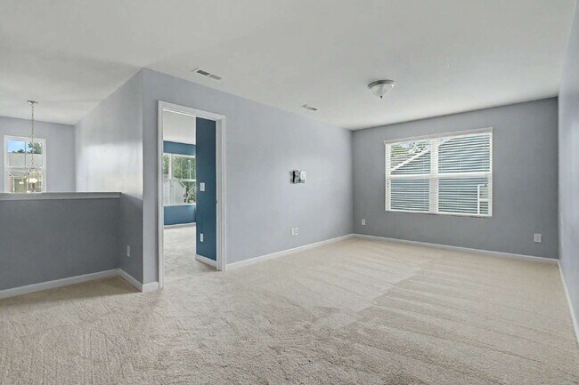 Building Photo - 5-Bedroom Home w/ Fenced-in BackYard in Knightdale
