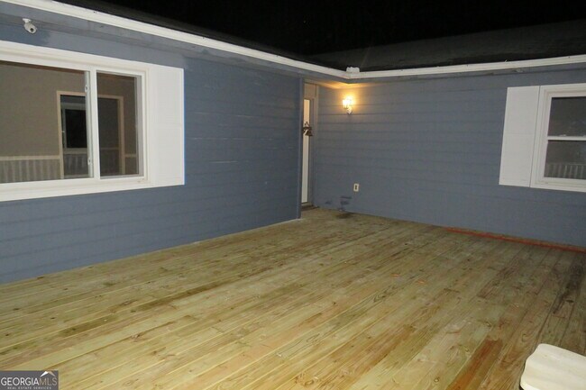 Building Photo - 1105 Hampton Rd