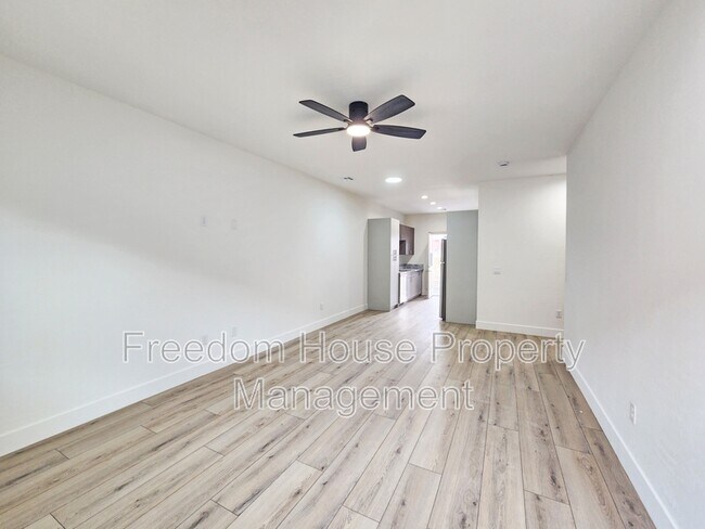 Building Photo - 1340 Arrowhead St