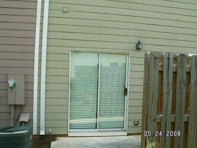 Building Photo - 1305 Adcox Square