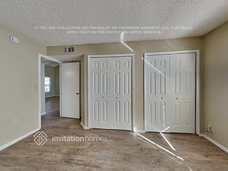 Building Photo - 546 Lake Dexter Blvd