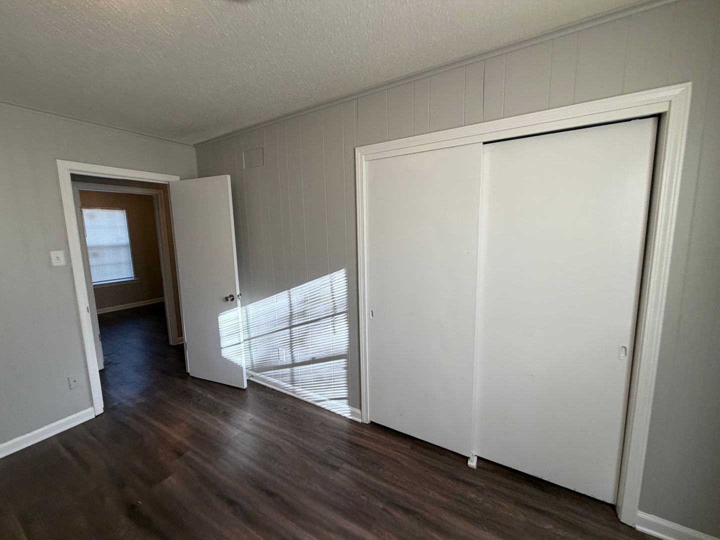 Building Photo - 6360 Greenbriar Dr