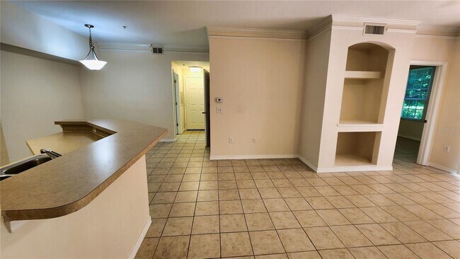 Building Photo - 4122 Central Sarasota Pkwy