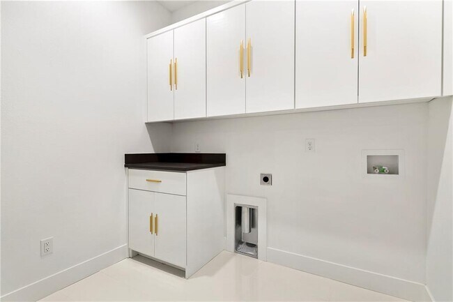 Building Photo - 4413 S 88th St