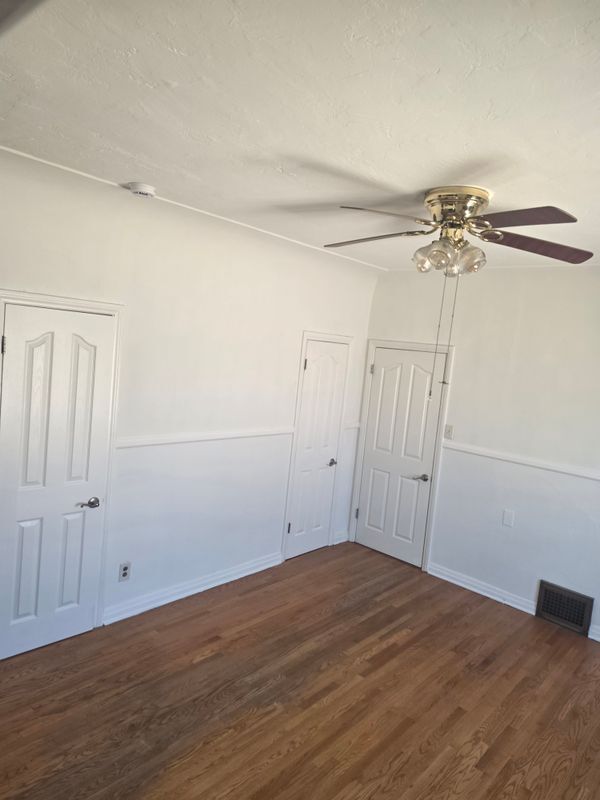 Building Photo - 1330 S Ridgeley Dr