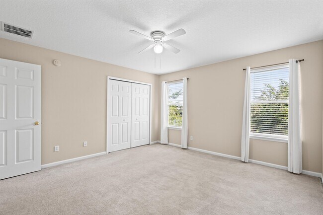 Building Photo - 313 Scrub Jay Dr