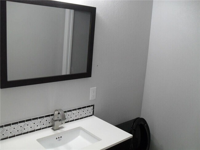 Building Photo - 4804 Greystone Dr