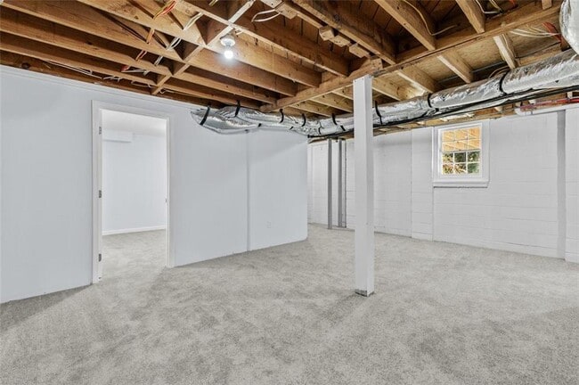 Building Photo - 2241 Glendale Dr