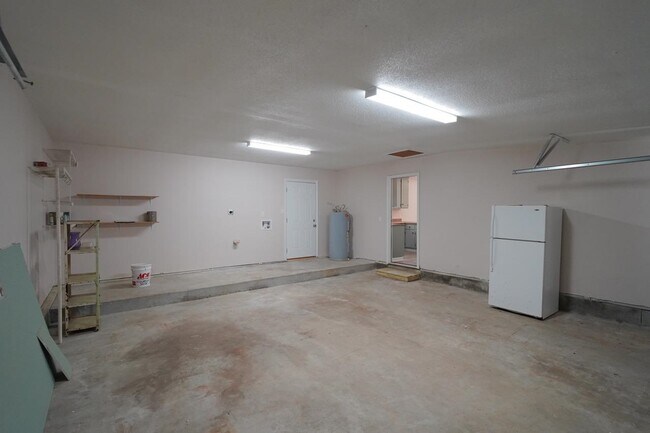 Building Photo - 1545 Pine View Dr