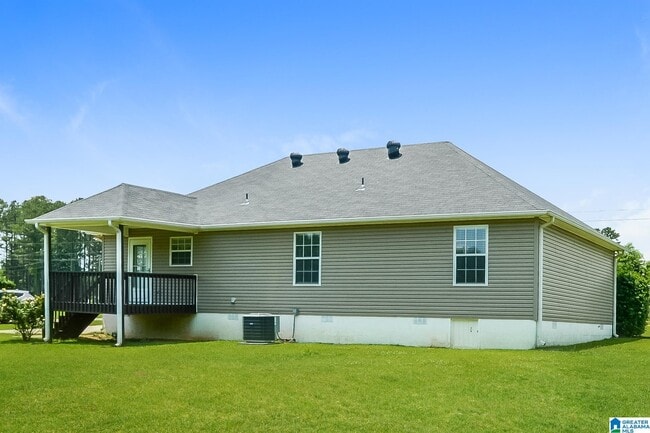 Building Photo - 373 Quail Hollow Rd