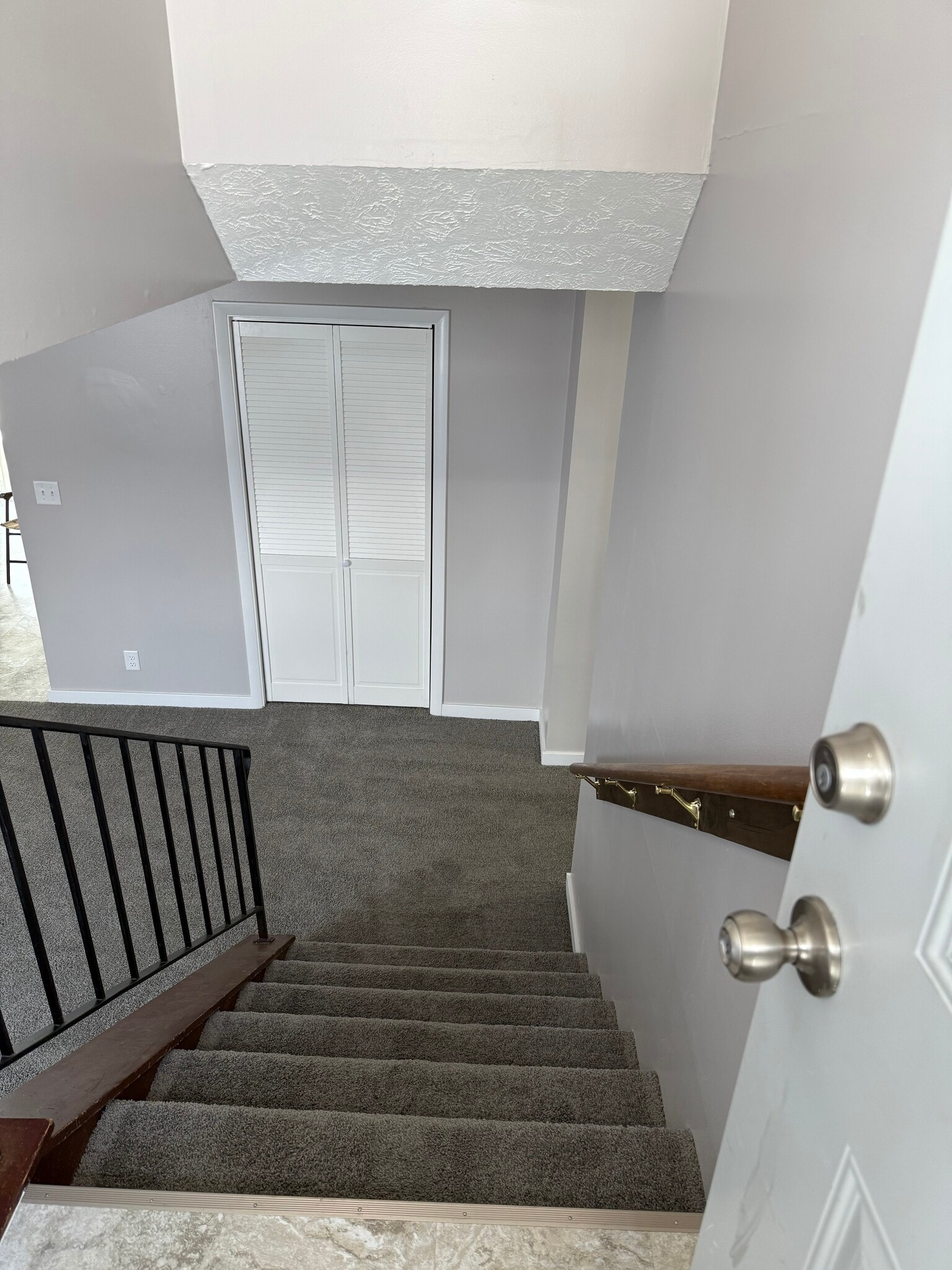 Entry - 4811 S 45th St