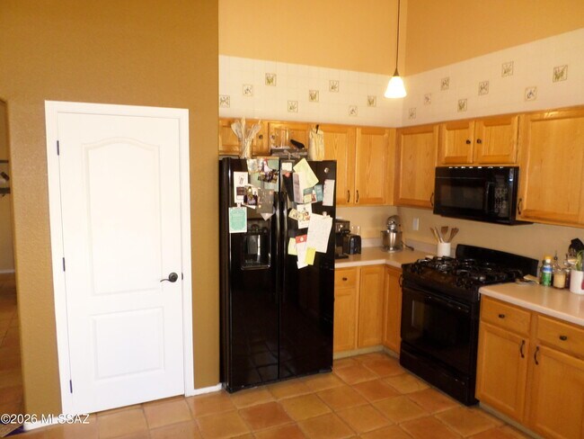 Building Photo - 9006 N Willeta Dr