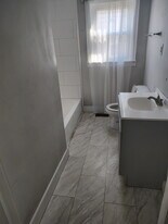 Building Photo - 204 Circle Ct