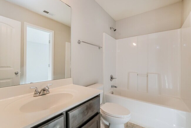 Building Photo - 261 Chandler Bluff Ct SE