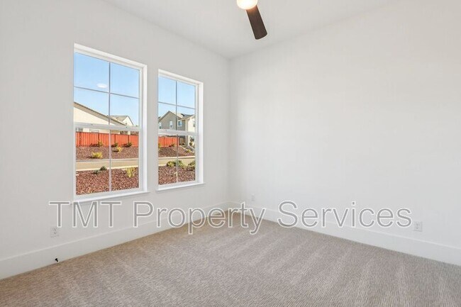 Building Photo - 1007 Bridger Dr