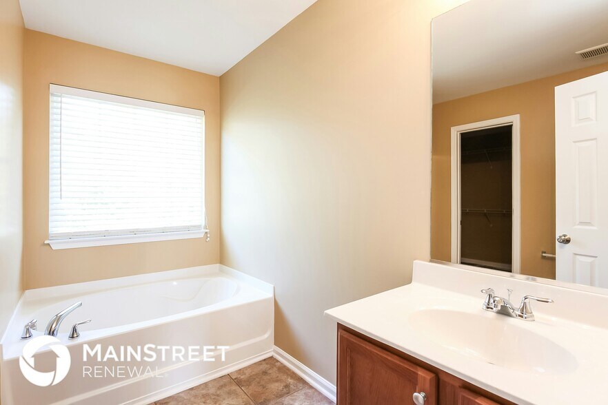 Building Photo - 867 Bitting Hall Cir