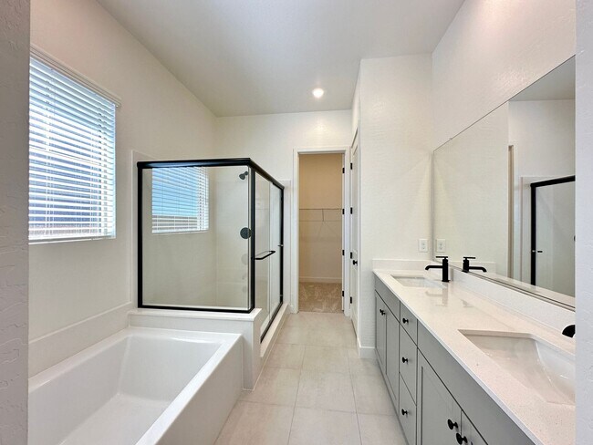 Building Photo - Summerlin Village