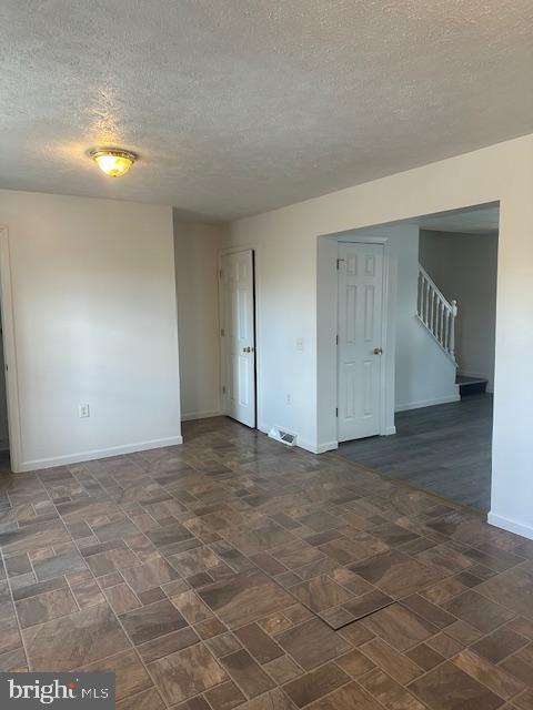 Building Photo - 353 Braeside Ave