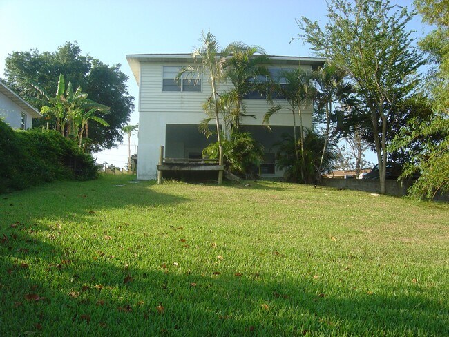 Building Photo - 227 Lake Rachard Blvd