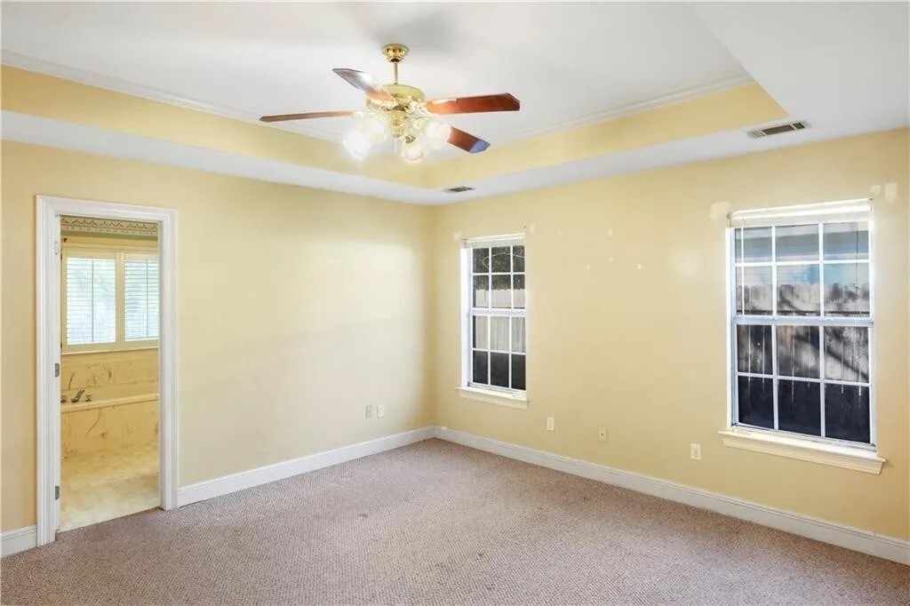 Building Photo - 122 Woodcrest Dr