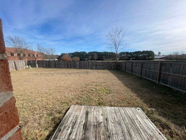 Building Photo - 570 Cherub Ct