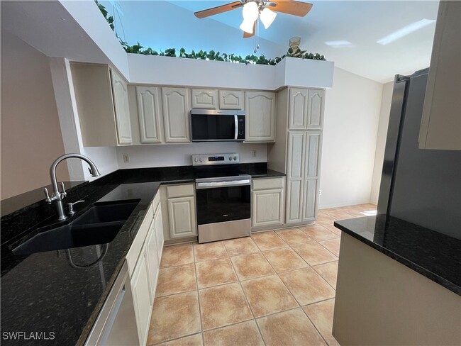 Building Photo - 3320 Erick Lake Dr