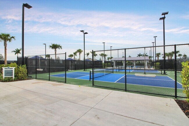 Building Photo - Palmera at Wellen Park Annual Townhouse for Rent