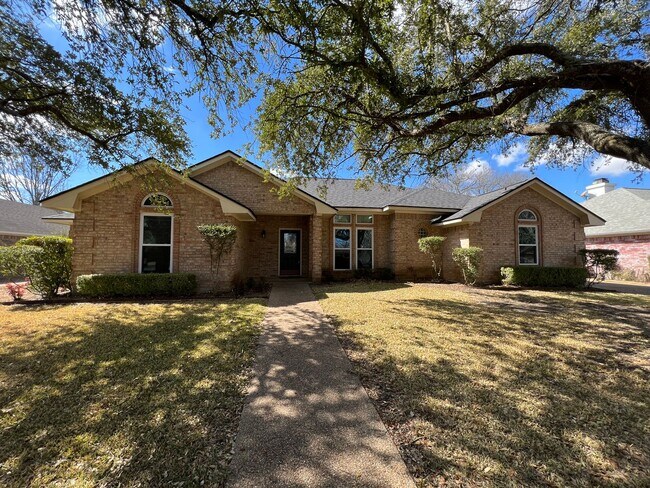 Building Photo - Single Family Home