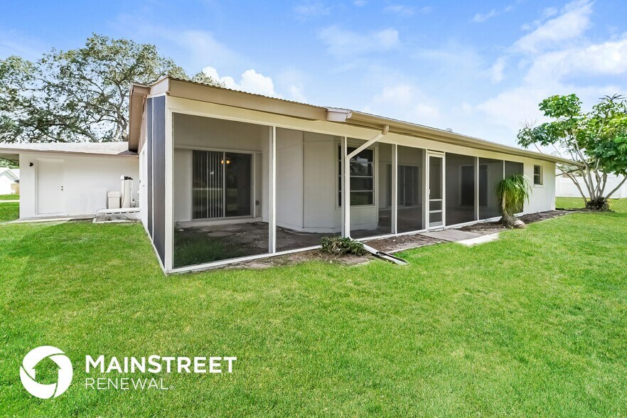 Building Photo - 1490 S Venice Blvd