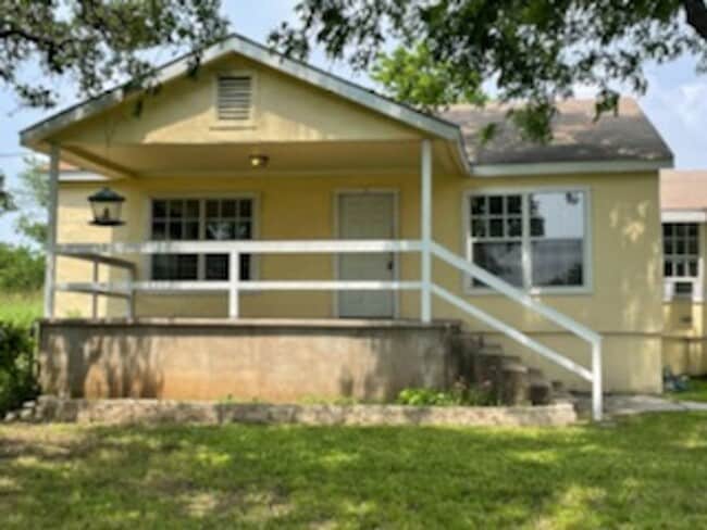 Primary Photo - 2903 N U.S. Hwy 281