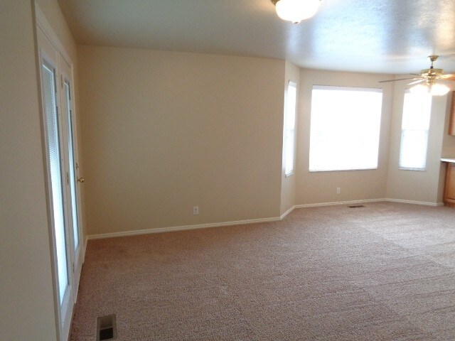 Building Photo - 1881 N 660 W