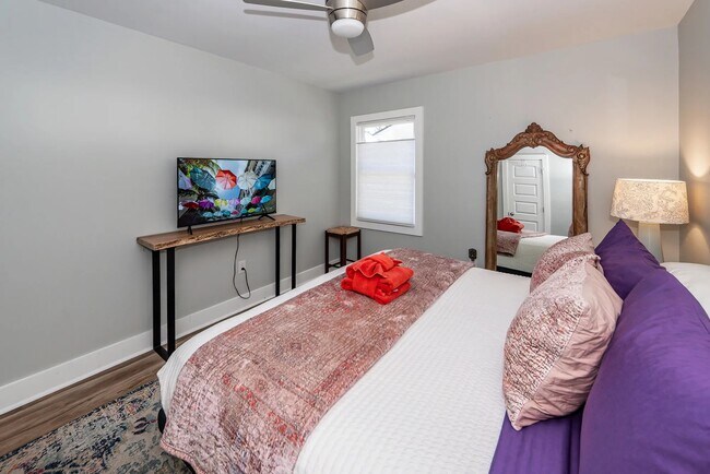 Building Photo - 1511 Larry St