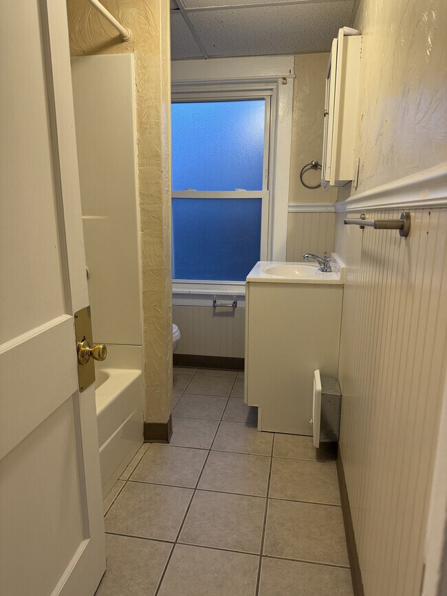 Building Photo - 901 Cliff St