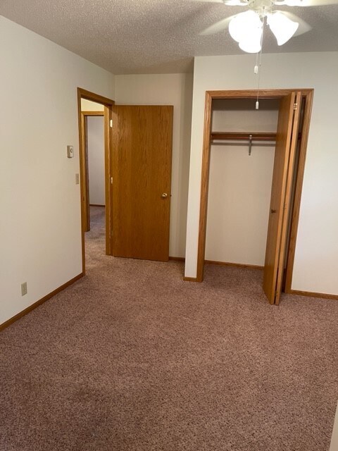 Building Photo - 3413 Oak Knoll Dr