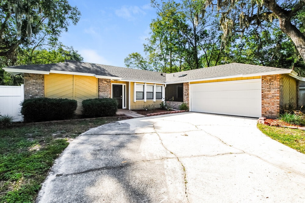 Building Photo - 6173 Island Forest Dr