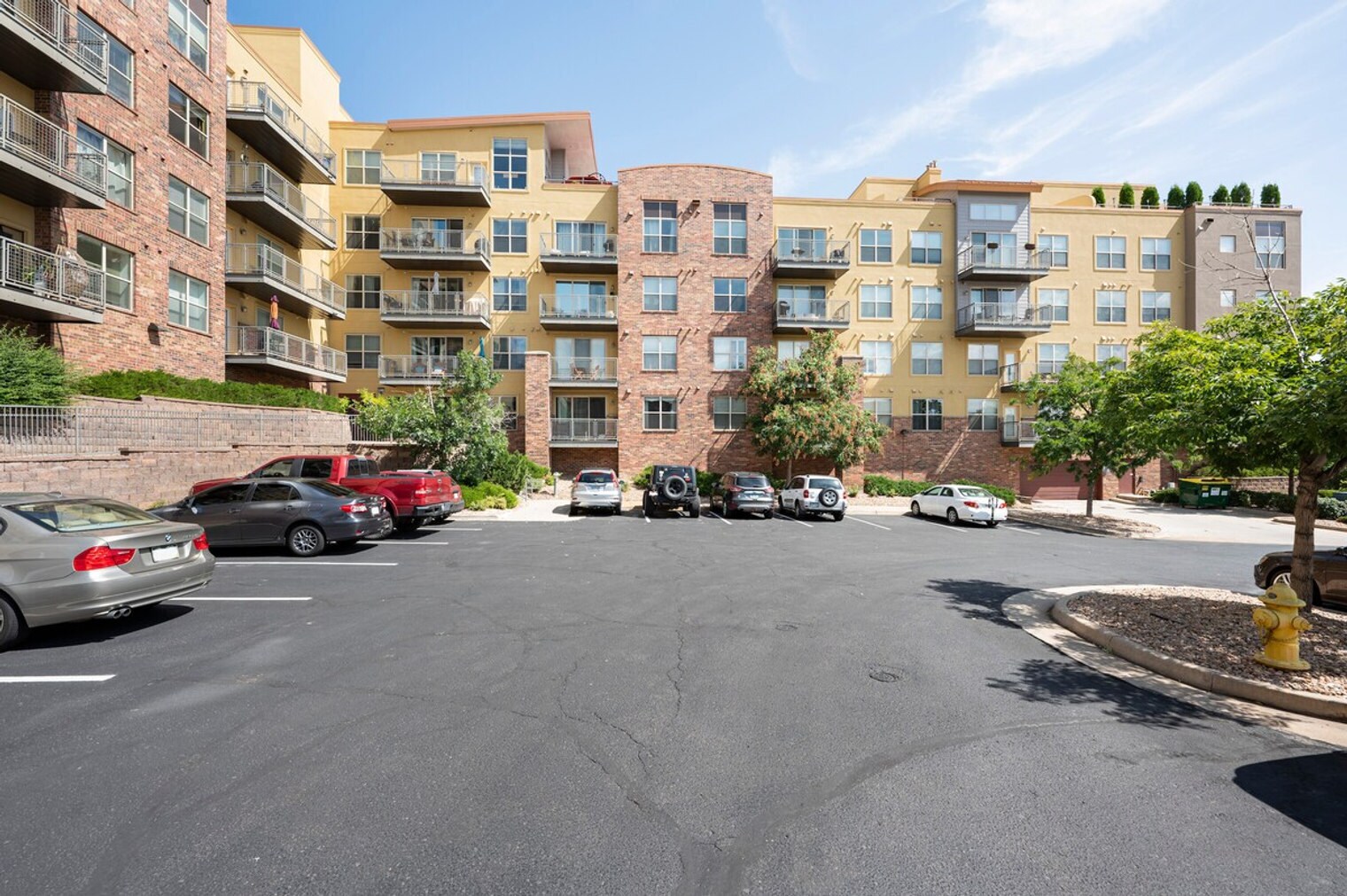 Building Photo - 9021 E Dry Creek Rd