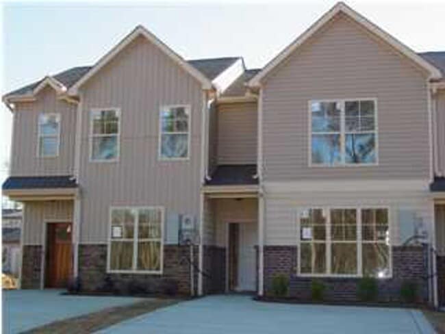 Building Photo - 2 bed, 2.5 bath townhome in Calera