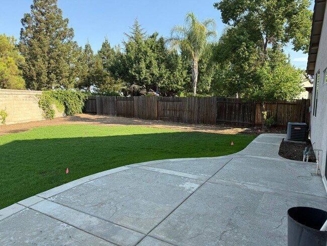Building Photo - NICE SINGLE STORY HOME NEAR PARK AND SCHOOLS!