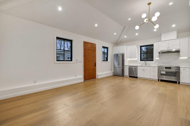 Building Photo - 1438 Columbus Ave