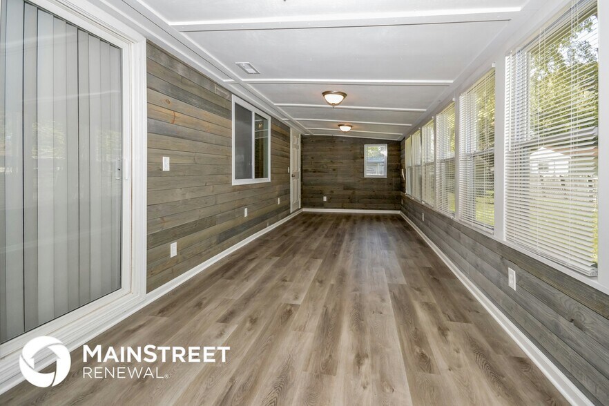 Building Photo - 4038 Whitaker Dr